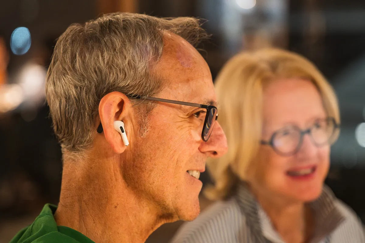 Las funciones de salud auditiva de los AirPods Pro de Apple son tan buenas como parecen